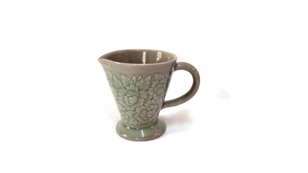 Botan flower Cone Pitcher