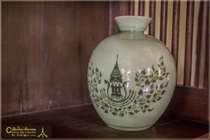 Medium vase