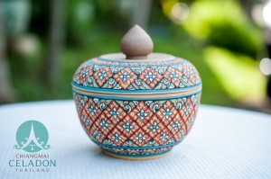 Lanna Thai Celadon Box - ตลับจุกบัว เพ้นต์ลายล้านนาไทย