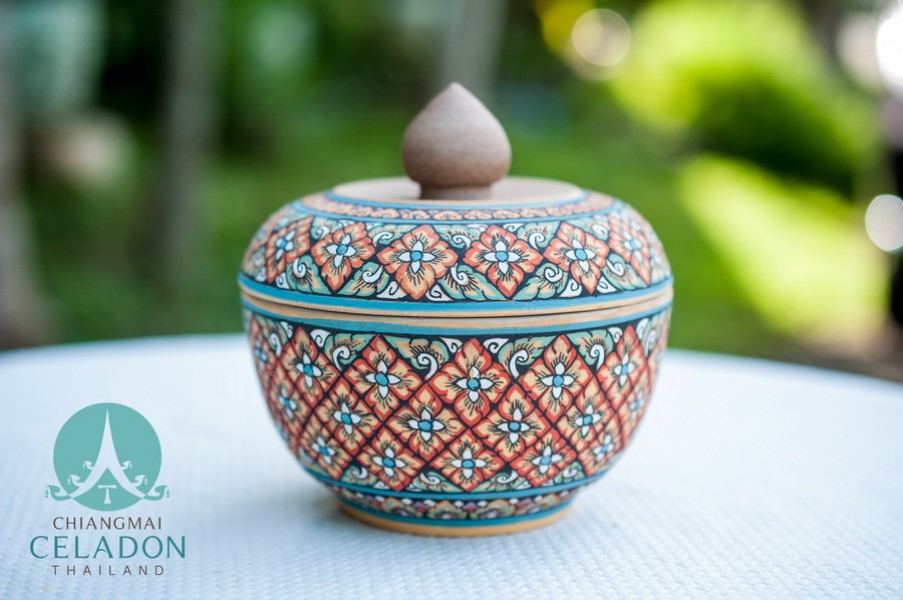 Lanna Thai Celadon Box - ตลับจุกบัว เพ้นต์ลายล้านนาไทย