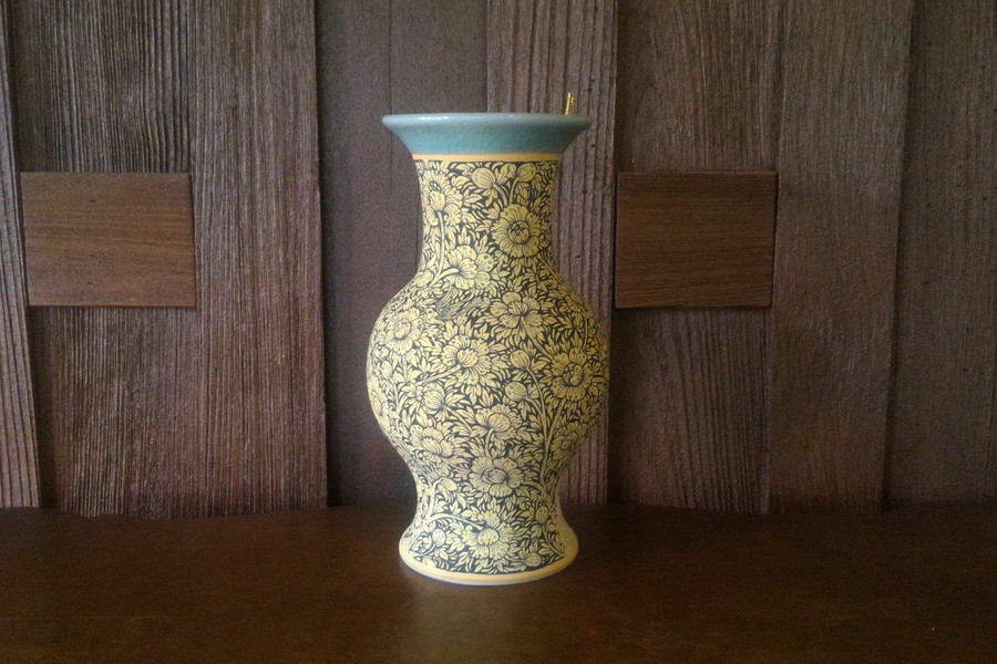 Vase Thai flower painted ----------แจกันคอยาว เพ้นต์ลายดอกไม้