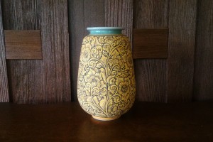 Surin vase Thai flower painted ----- แจกันสุรินทร์เพ้นต์ลายดอกไม้ไทย