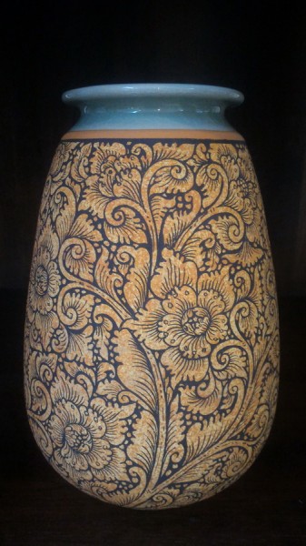 Surin vase Thai flower painted ----- แจกันสุรินทร์เพ้นต์ลายดอกไม้ไทย