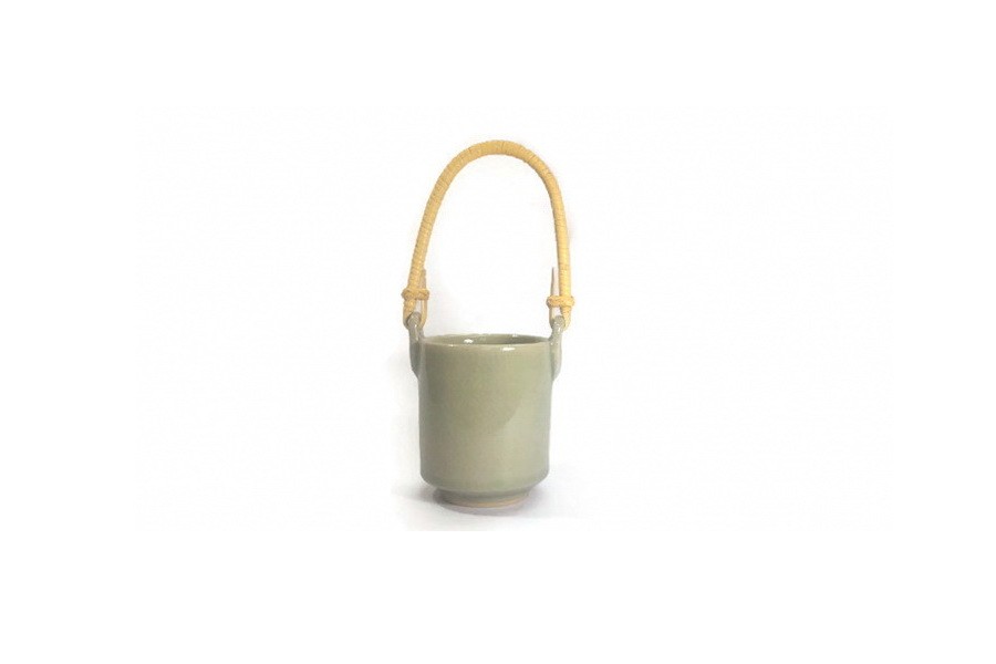 Celadon Basket - ตะกร้าศิลาดลเล็กหูหวาย