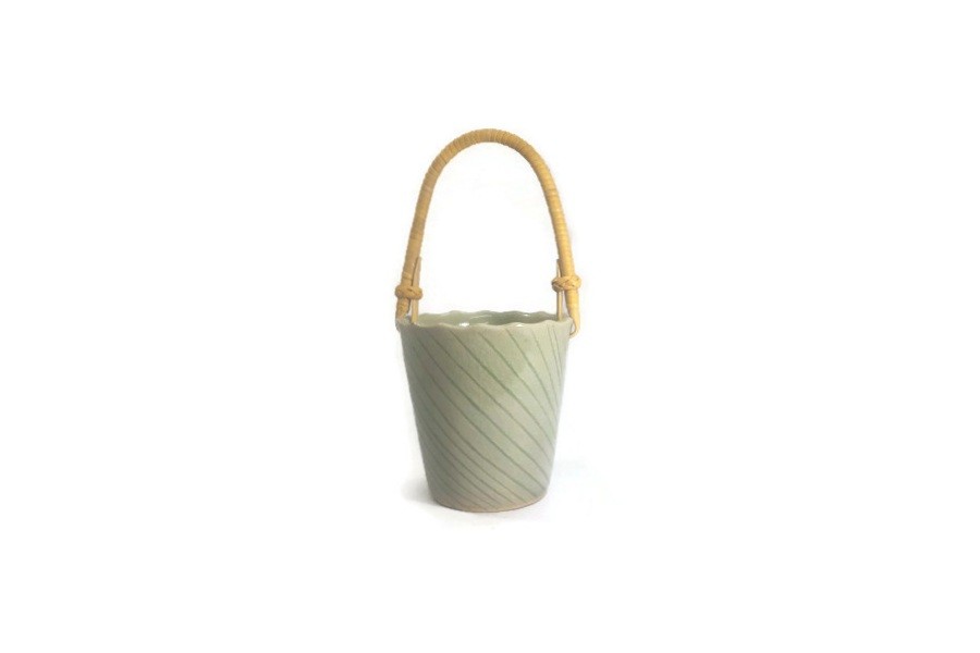 Celadon Basket - ตะกร้าศิลาดลเล็กหูหวาย