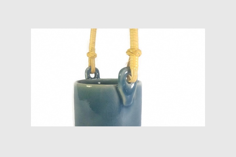 CELADON BASKET - ตะกร้าศิลาดลเล็กหูหวาย