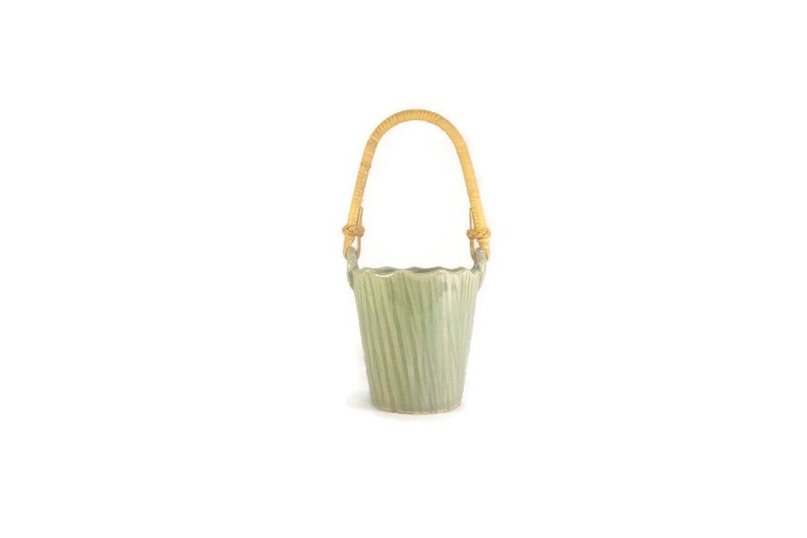 Celadon Basket - ตะกร้าศิลาดลเล็กหูหวาย