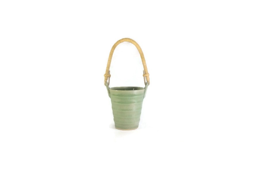 Celadon Basket - ตะกร้าศิลาดลเล็กหูหวาย