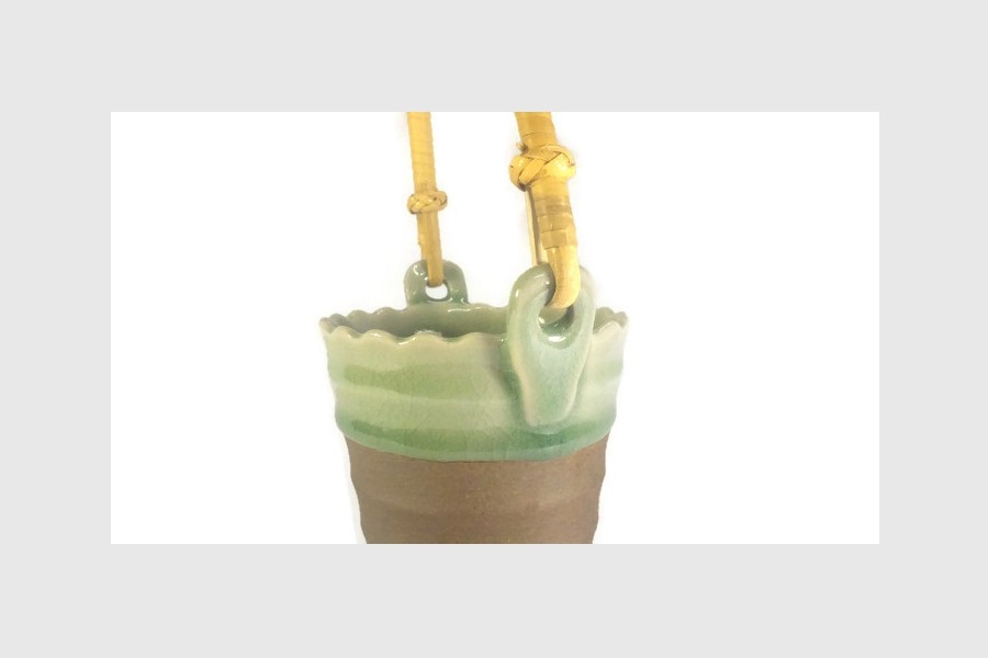 Celadon Basket - ตะกร้าศิลาดลเล็กหูหวาย
