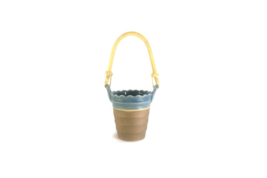 Celadon Basket - ตะกร้าศิลาดลเล็กหูหวาย