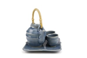 Blue tea set ชุดกาน้ำชาหูหวายลายเล้นพร้อมแก้วน้ำชาถาดรองสี่เหลี่ยมเคลือบสีน้ำเงิน