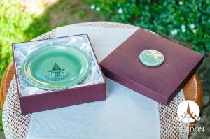 จานโชว์ขอบหยัก โลโก้จังหวัดเชียงใหม่ 720 Years Chiang Mai Celebration Plate with box