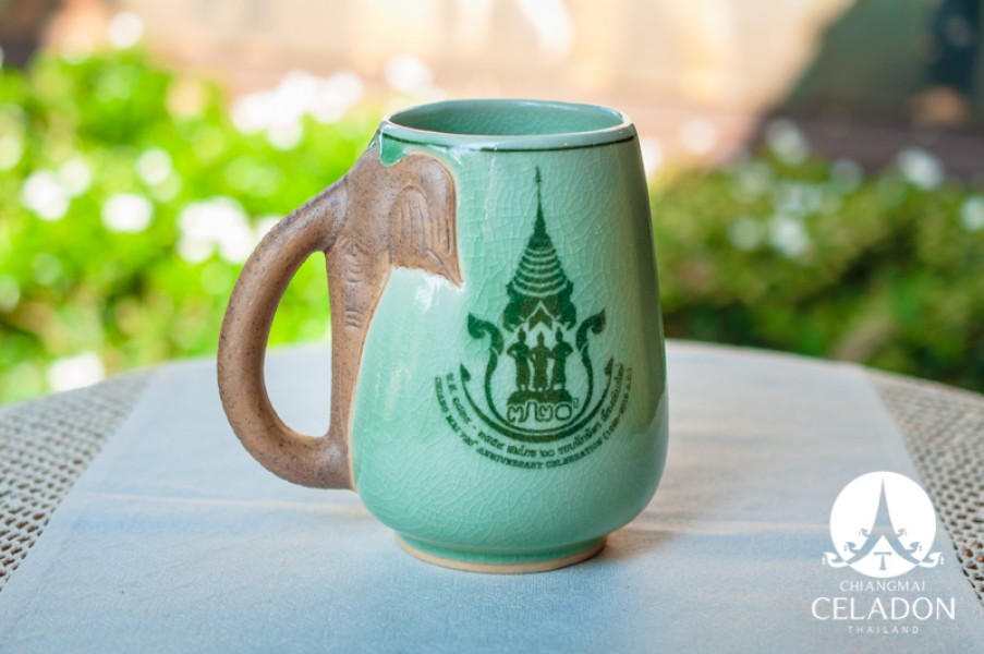 แก้วเบียร์หูจับช้างศิลาดล โลโก้จังหวัดเชียงใหม่ Elephant Beer Mug 720 Year Chiang Mai Celebration