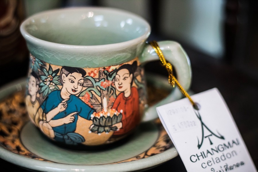 Coffee cup and saucer Loy Krathong handpainted แก้วกาแฟจานรองศิลาดล เพ้นต์ลวดลายลอยกระทง