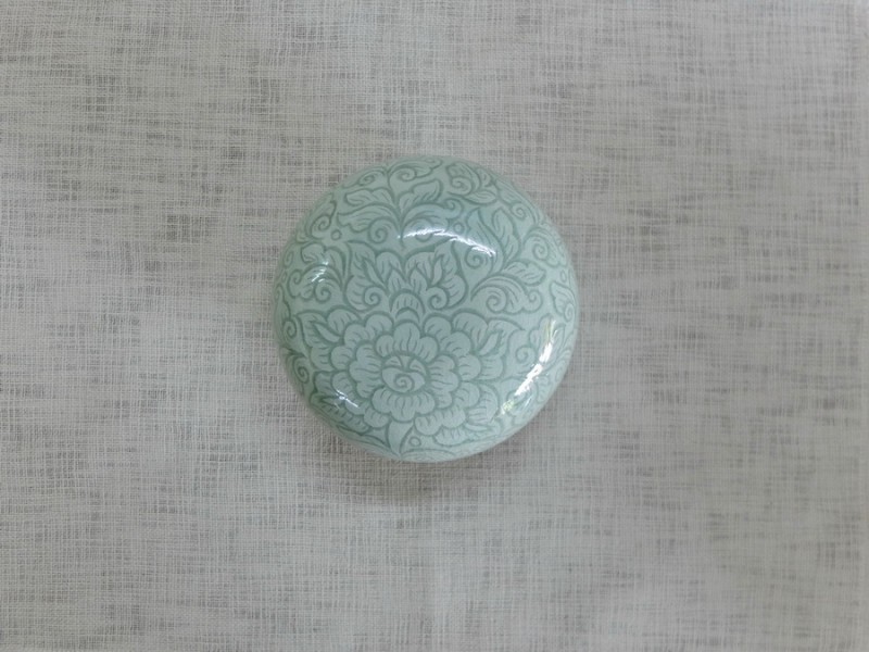 Large Round Box Light Green Pudtan flower