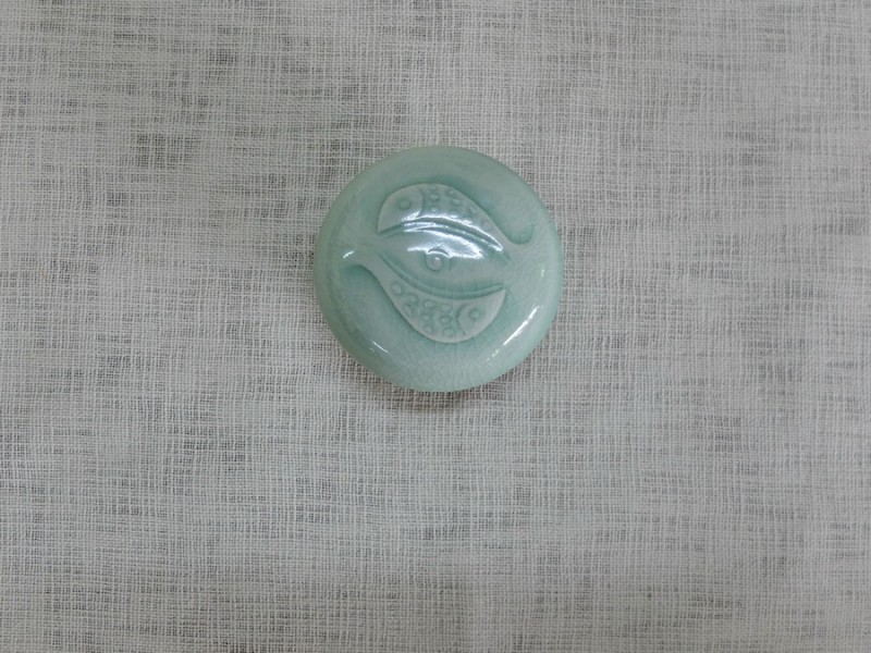 Small Round Box Fish Design