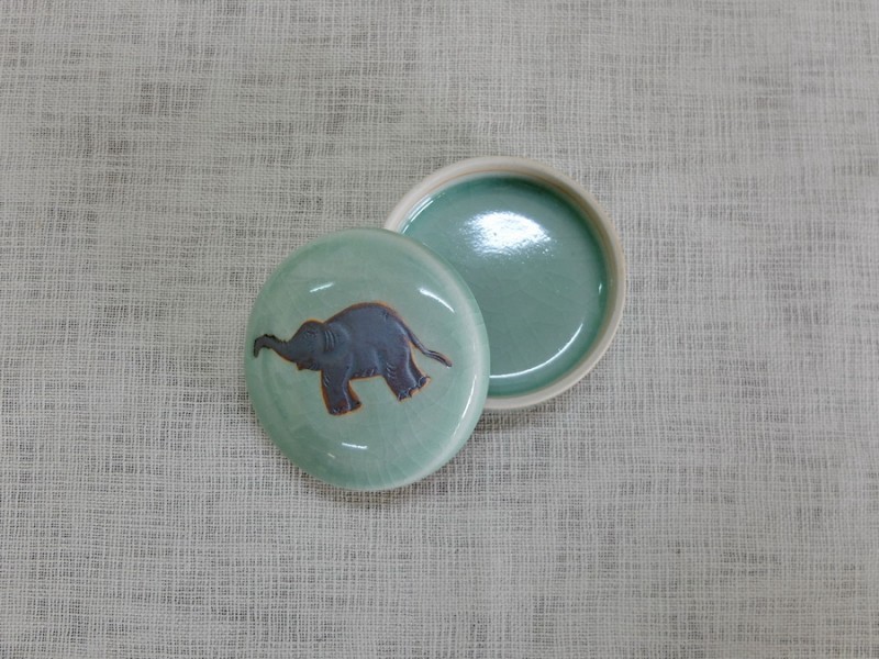 Small Tumbler Box Brown Elephant