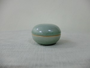 Tiny Round Box Green Celadon