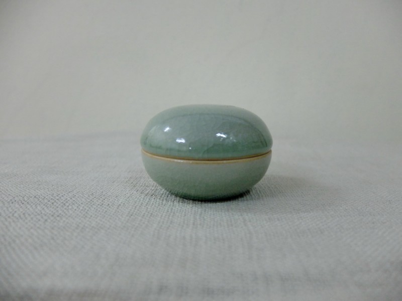 Tiny Round Box Green Celadon