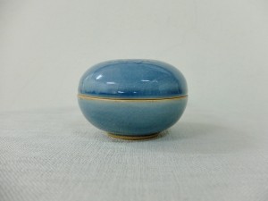 Medium Round Box Pudtan Flower Blue Celadon