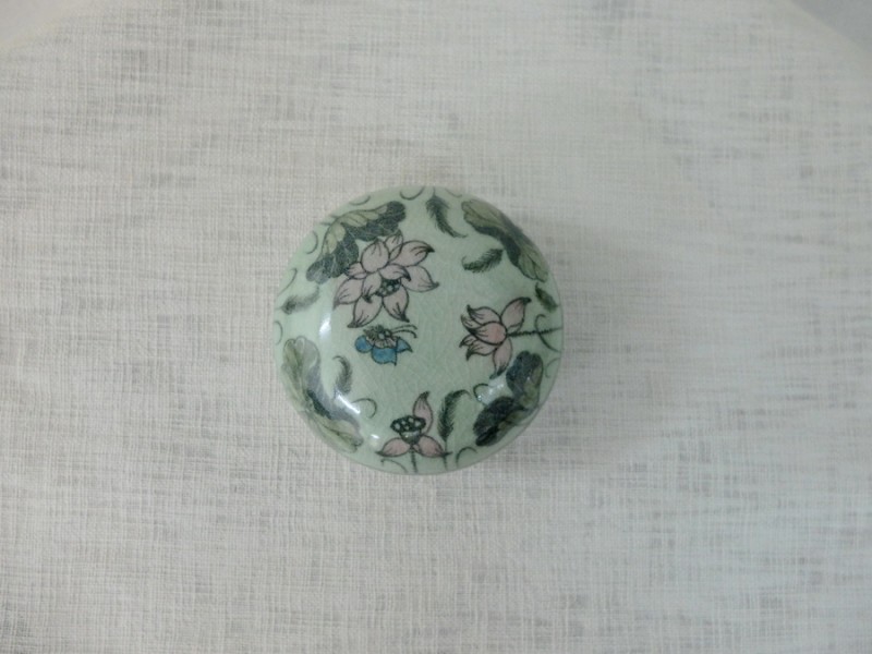 Medium Round Box Lotus Painted