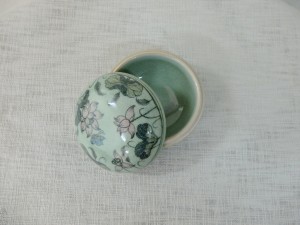 Medium Round Box Lotus Painted