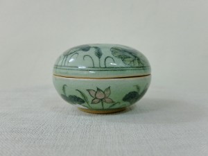 Medium Round Box Lotus Painted