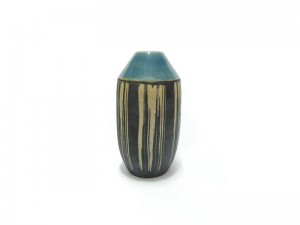 Blue celadon vase, coffee grounds design แจกันกรวยกากกาแฟ
