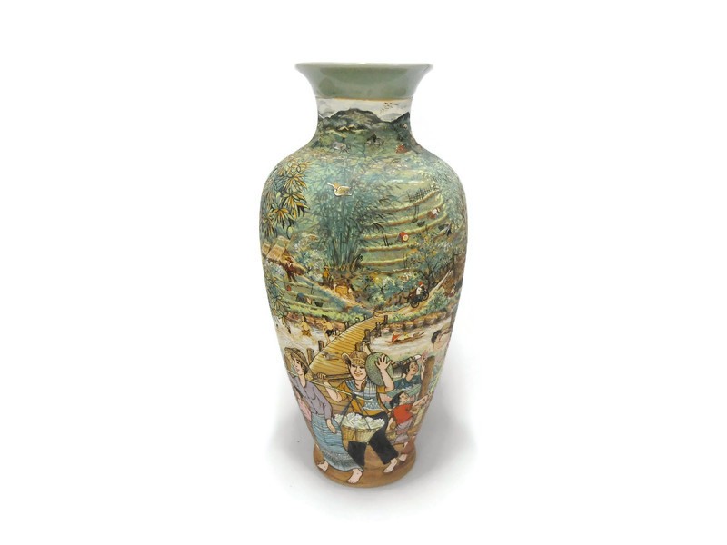 Celadon vase, Scene of Thai village แจกันศิลาดลเพ้นต์ลายวิถึชีวิต
