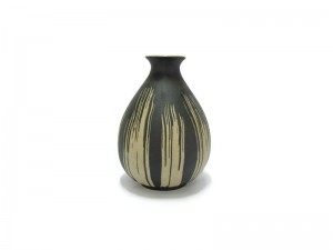 Blue celadon vase, coffee grounds design แจกันกลม คอแคบ ปากบาน กากกาแฟ