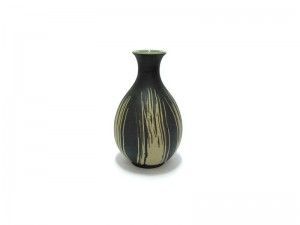 Blue celadon vase, coffee grounds design แจกันกลม คอแคบ ปากบาน กากกาแฟ